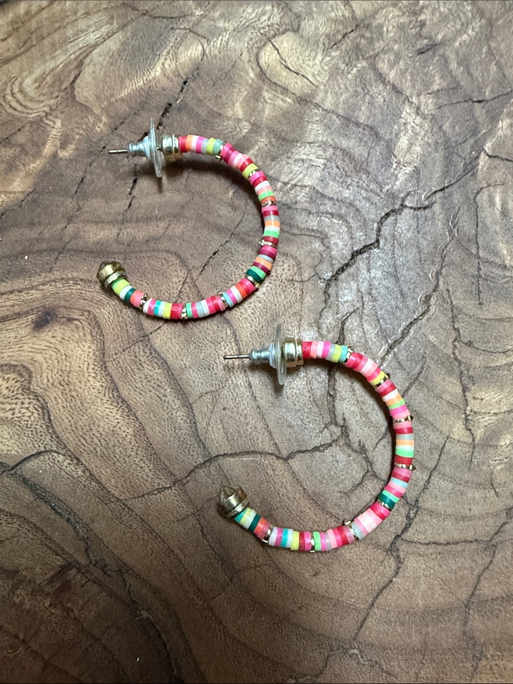 Kendra Scott Reese small hoop earrings in neon mix
